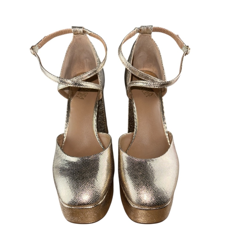 NEW Chelsea & Violet Gold Mattie Metallic Platform Pumps Size 8 - Picture 2 of 5